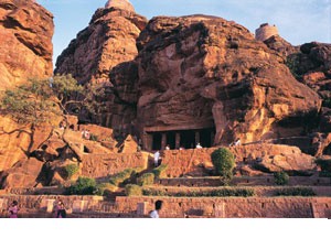 Karnataka Tours, Karnataka Heritage Sites, Hampi, Hospet, Patadakkal, Aihole, Badami, Karnataka Tourism Agent in Bombay.